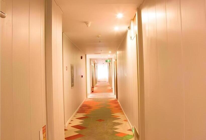 Borrman Hotel Shaoguan Century East Street Fengcai Building