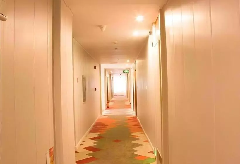 Borrman Hotel Shaoguan Century East Street Fengcai Building