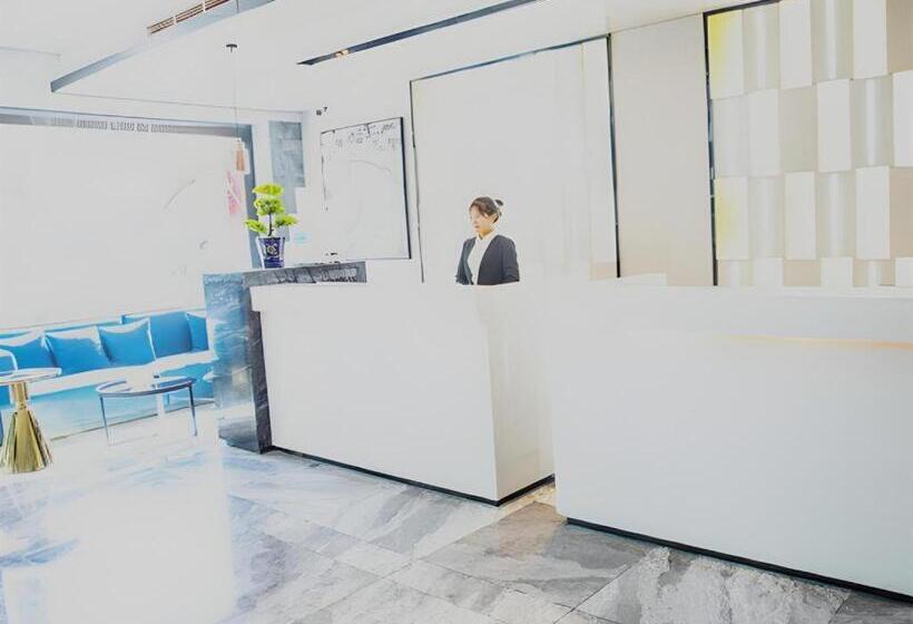 Echarm Hotel Lhasa Potala Palace Plaza