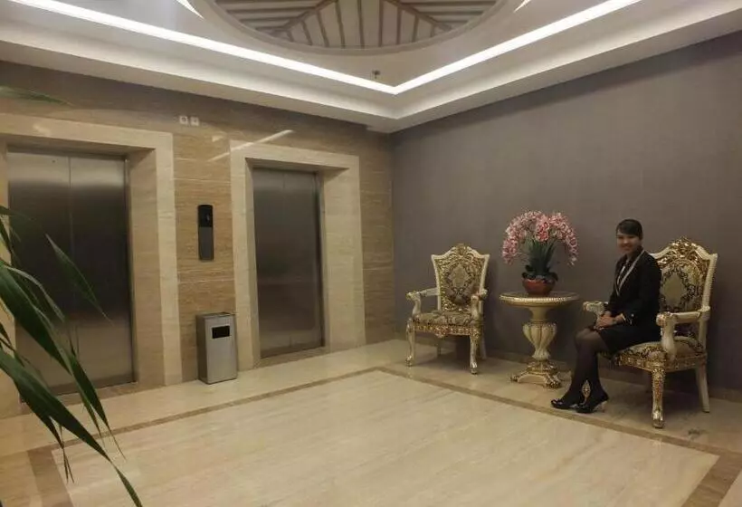 Hotelli Grand Royal Denai