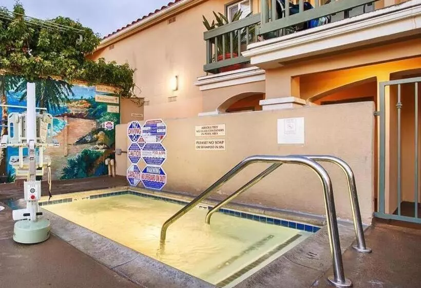 Hotelli Laguna Brisas   A Beach