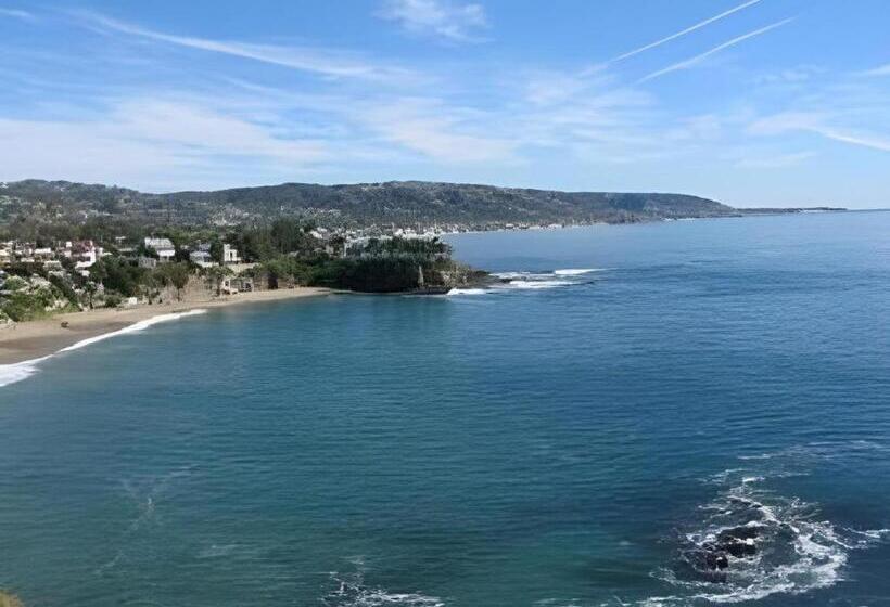 فندق Laguna Brisas   A Beach