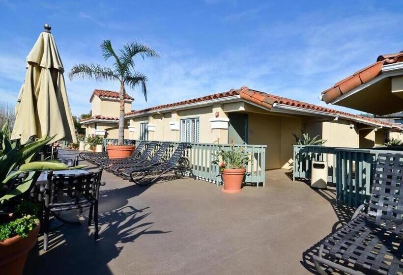 فندق Laguna Brisas   A Beach