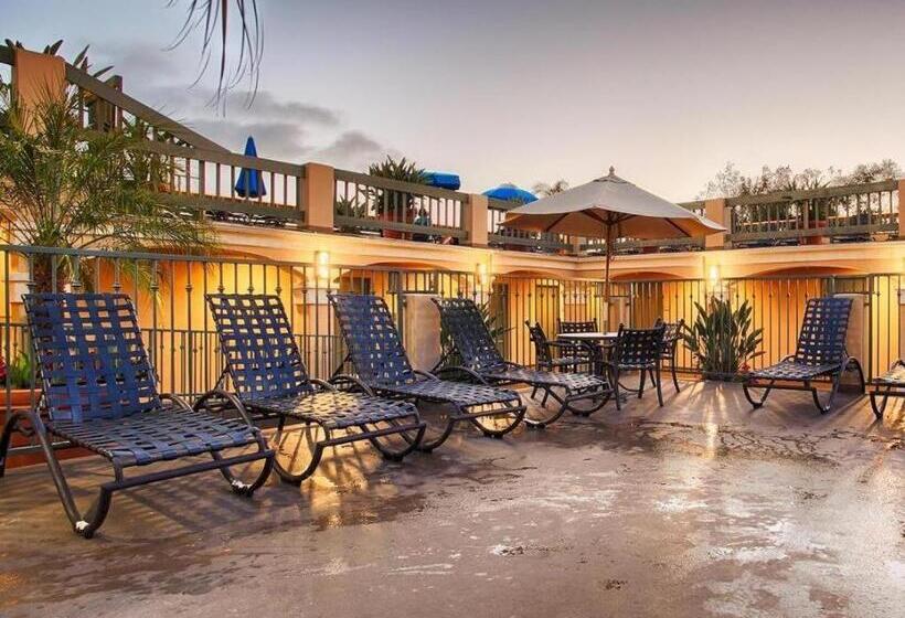 فندق Laguna Brisas   A Beach