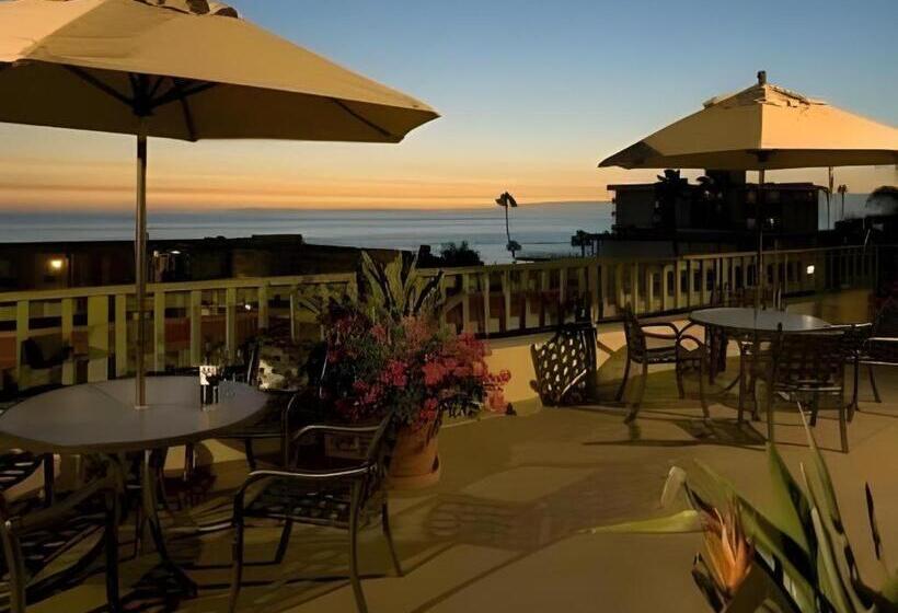 فندق Laguna Brisas   A Beach