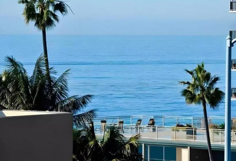 Hotelli Laguna Brisas   A Beach