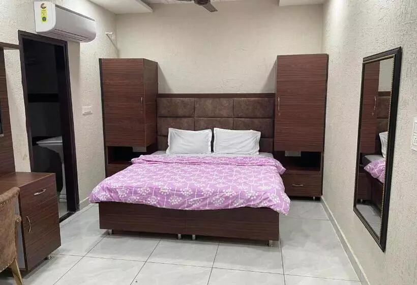 Hotelli Pop Royal Suites