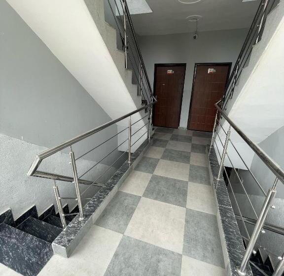 فندق Pop Royal Suites