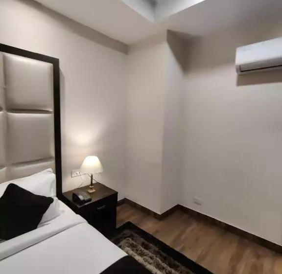 Hotelli Pop Royal Suites