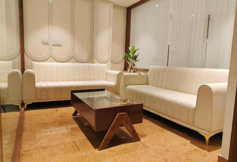 בית מלון כפרי The Grand Uddhav   A Boutique