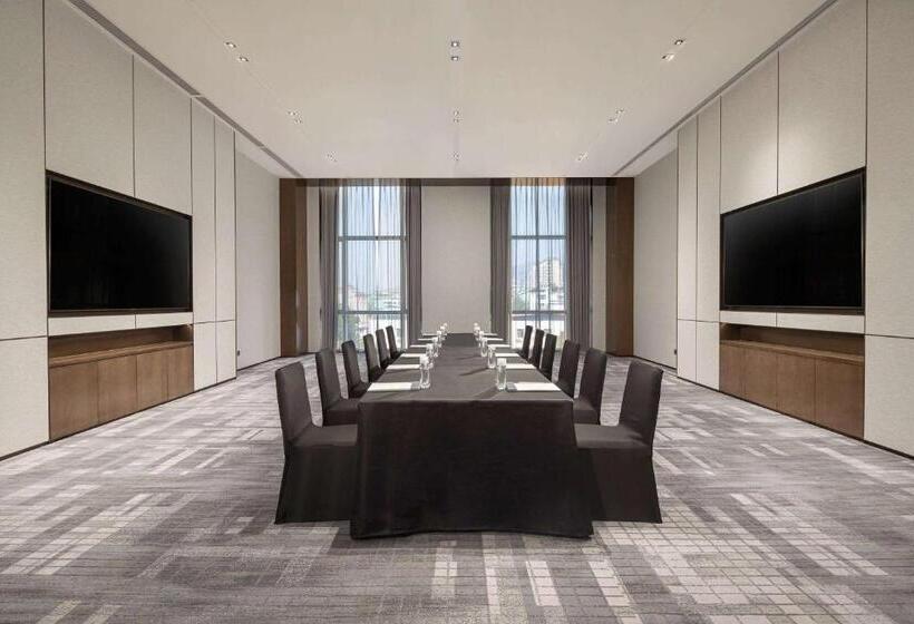 בית מלון כפרי Wyndham Grand Lishui Downtown & Poetry