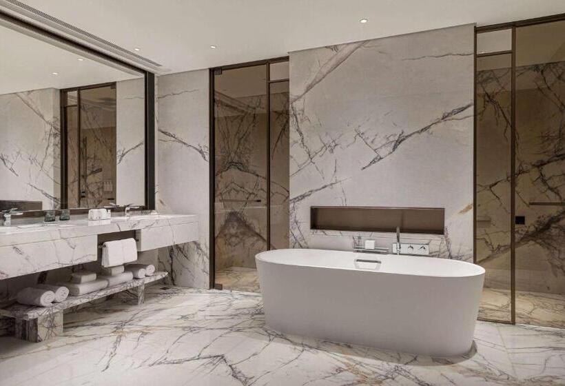 בית מלון כפרי Wyndham Grand Lishui Downtown & Poetry