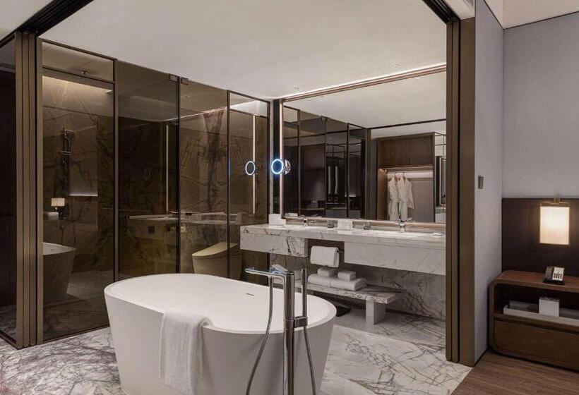 בית מלון כפרי Wyndham Grand Lishui Downtown & Poetry