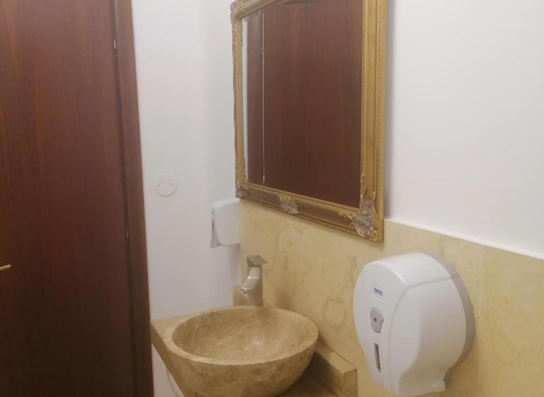 Majatalo Conacul Filon