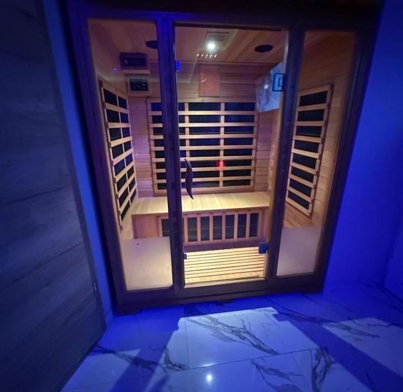 بنسيون Jacuzzi & Sauna Herrlisheim