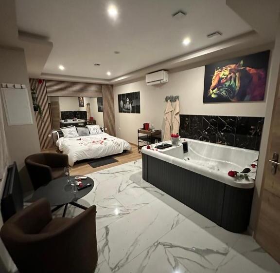 بنسيون Jacuzzi & Sauna Herrlisheim