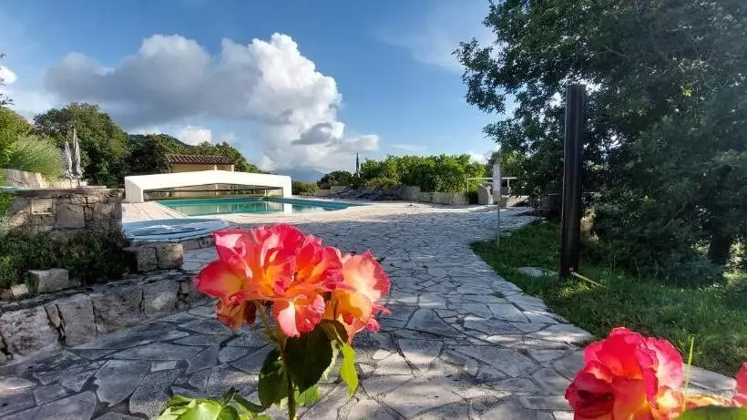 Aamiaismajoitus (B&B) Domaine Cardu