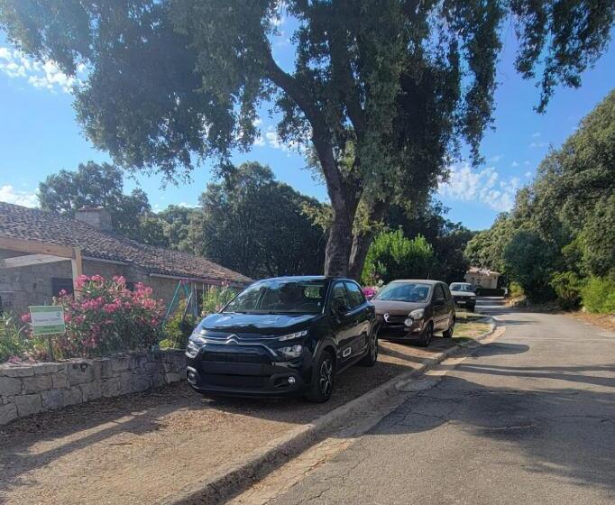 住宿加早餐  Domaine Cardu