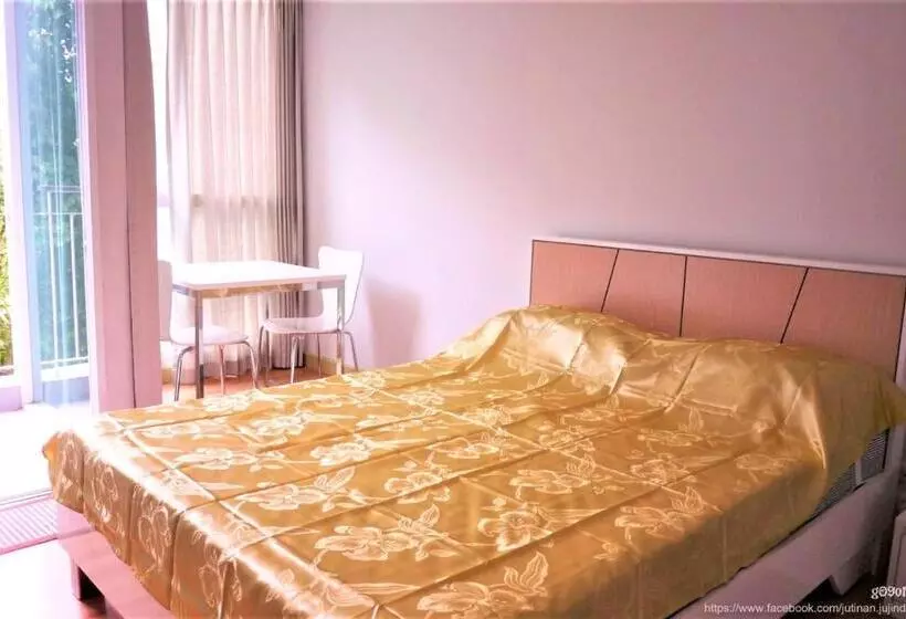 Hotelli Light Home Phuket Town