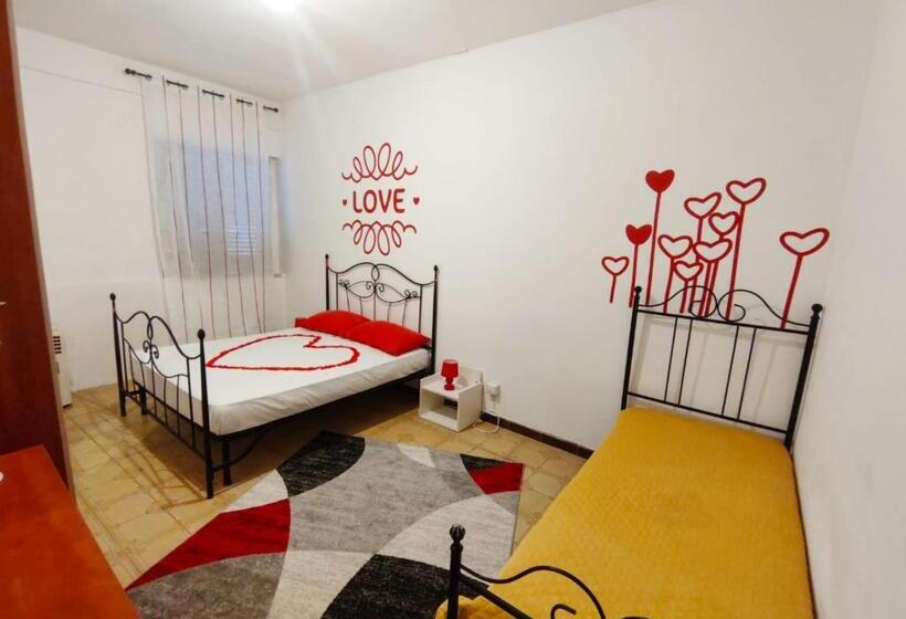 Отель Seaview Family Apartment