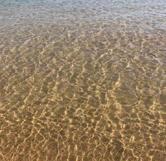 Отель Seaview Family Apartment