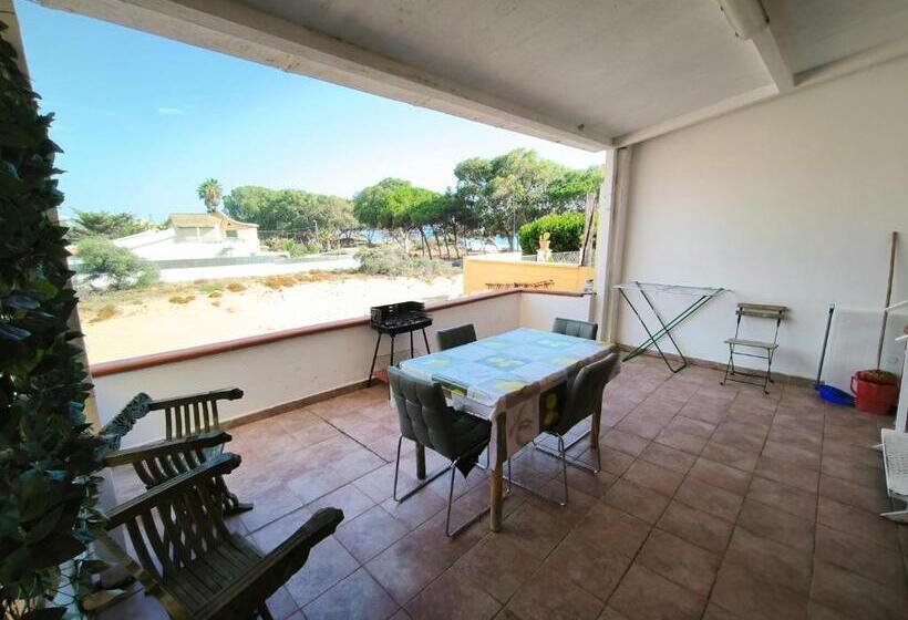 Отель Seaview Family Apartment