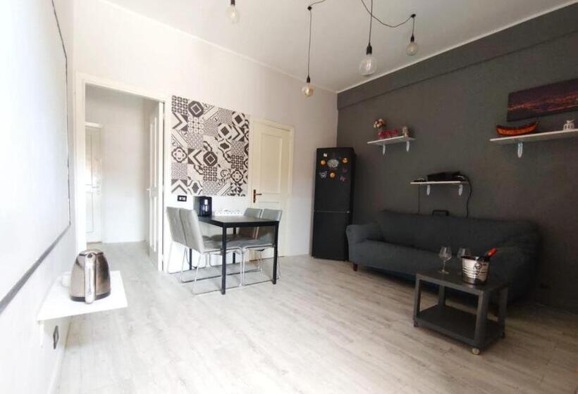 Отель Seaview Family Apartment