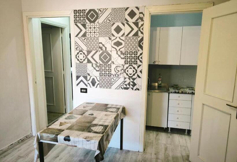 Отель Seaview Family Apartment