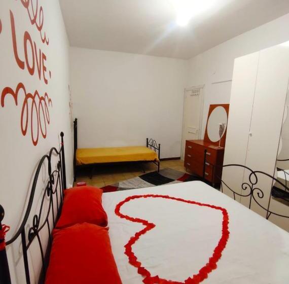 Отель Seaview Family Apartment