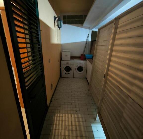 Отель Seaview Family Apartment