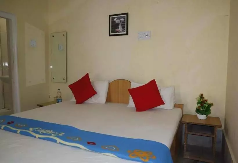 ホテル Surya Palace