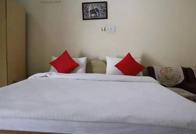 ホテル Surya Palace