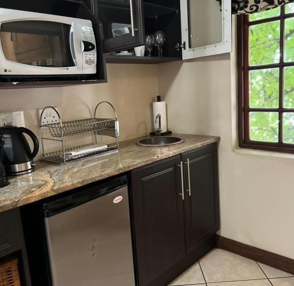 Pension Fernivy Guest House