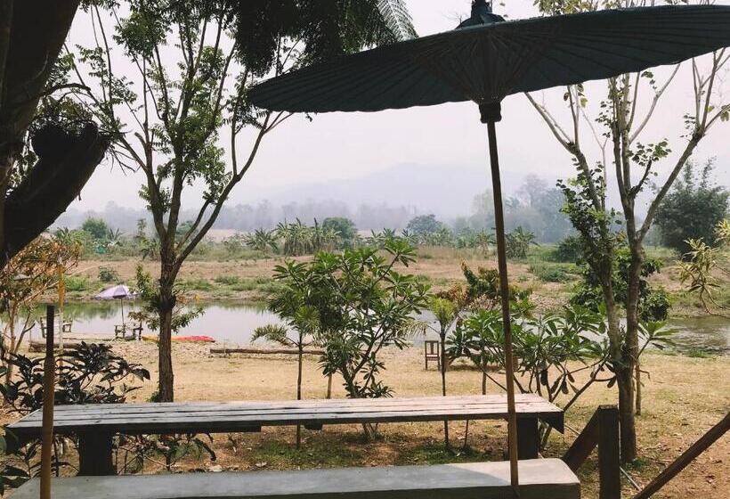 บ้านไม้คนเมือง Baan Mai Kon Muang Pai Resort