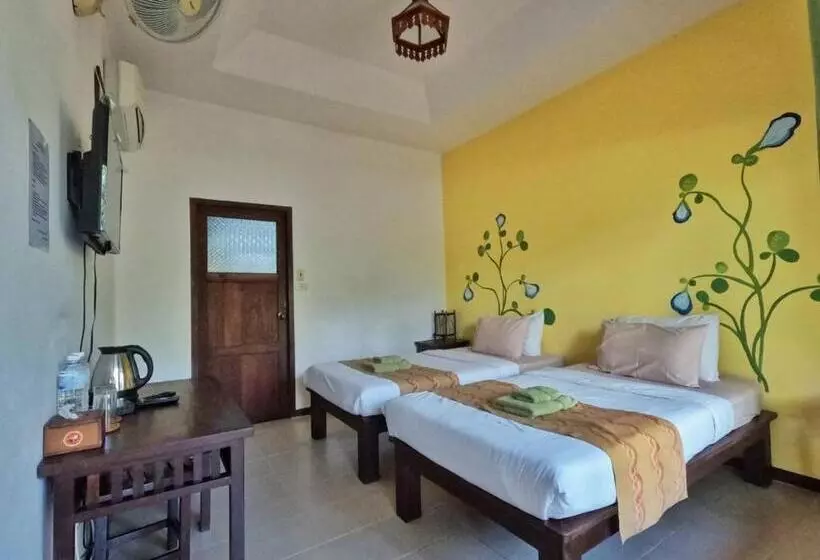บ้านไม้คนเมือง Baan Mai Kon Muang Pai Resort