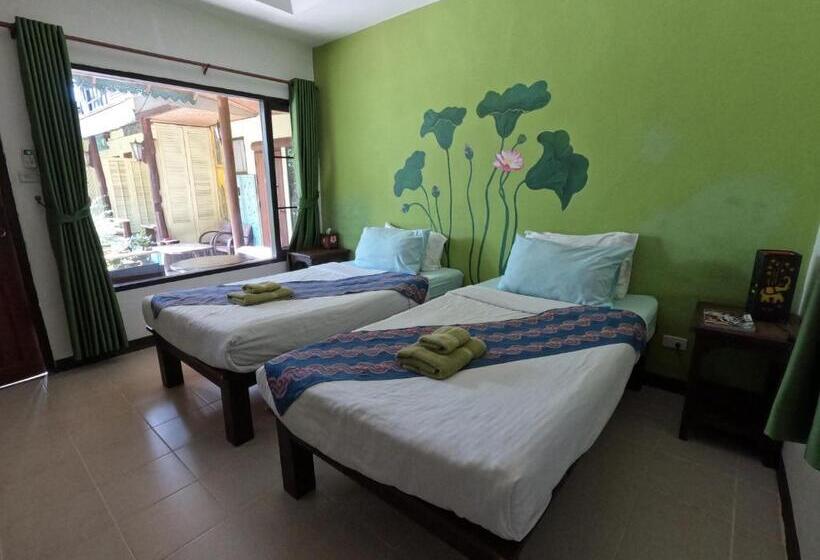 บ้านไม้คนเมือง Baan Mai Kon Muang Pai Resort