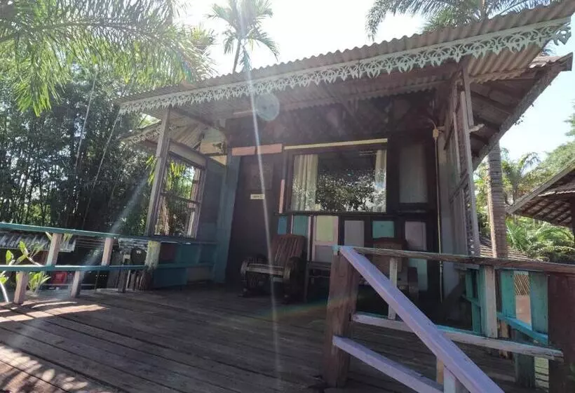 บ้านไม้คนเมือง Baan Mai Kon Muang Pai Resort