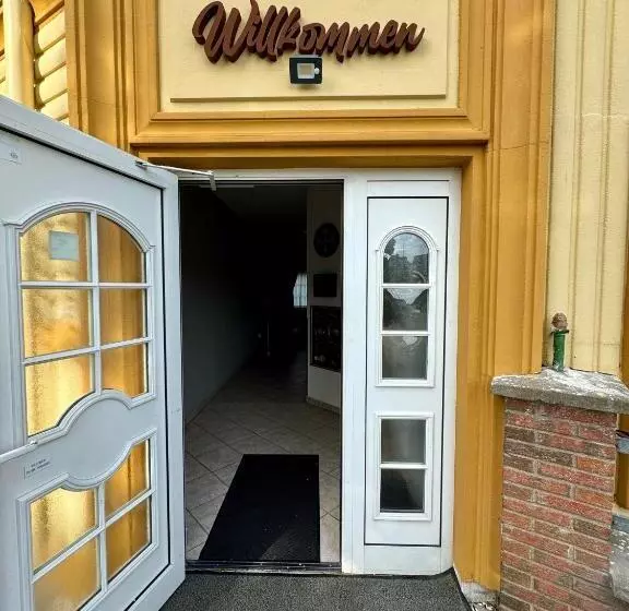 Retkeilymaja Moji 3 Landhaus Köln