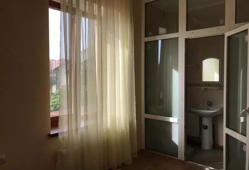 ユースホステル Veranda Guest House
