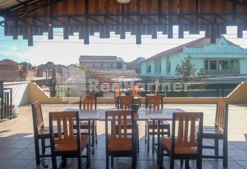 هتل Griya Jasmine Syariah Seturan Redpartner