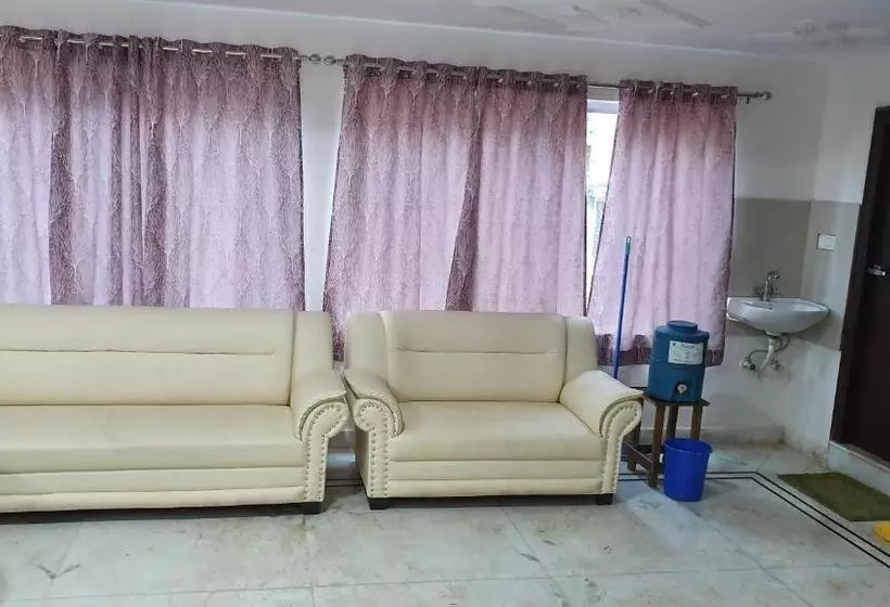 ホテル River View