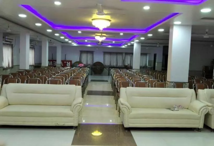 ホテル River View