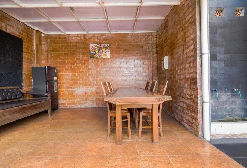 فندق Super Oyo 3846 Rumah Prambanan