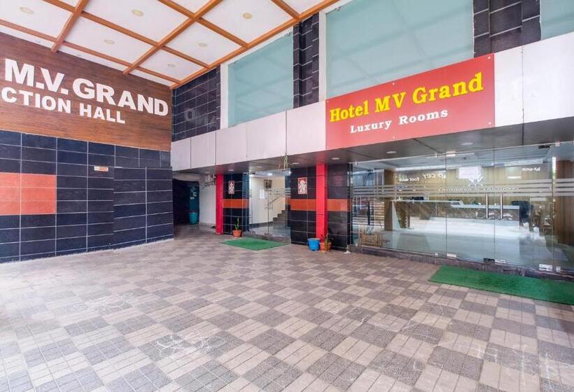 هتل Super Townhouse Gajuwaka Near Cmr Mall