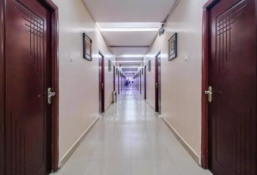 ホテル Super Townhouse Gajuwaka Near Cmr Mall