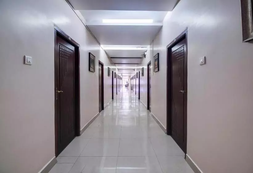 ホテル Super Townhouse Gajuwaka Near Cmr Mall