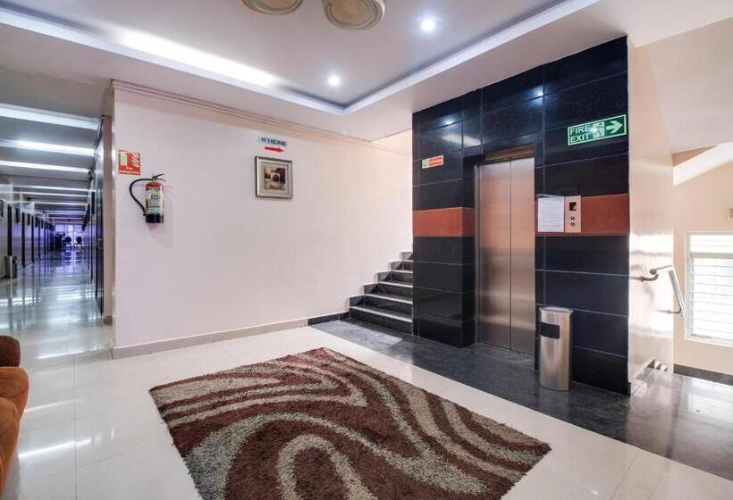 هتل Super Townhouse Gajuwaka Near Cmr Mall