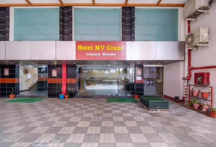 ホテル Super Townhouse Gajuwaka Near Cmr Mall