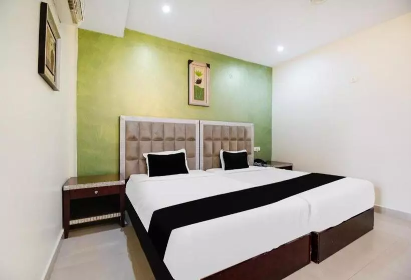 ホテル Super Townhouse Gajuwaka Near Cmr Mall