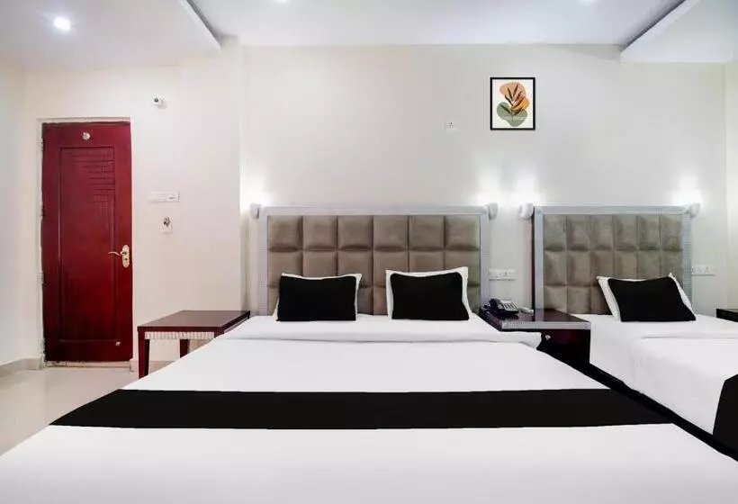 ホテル Super Townhouse Gajuwaka Near Cmr Mall